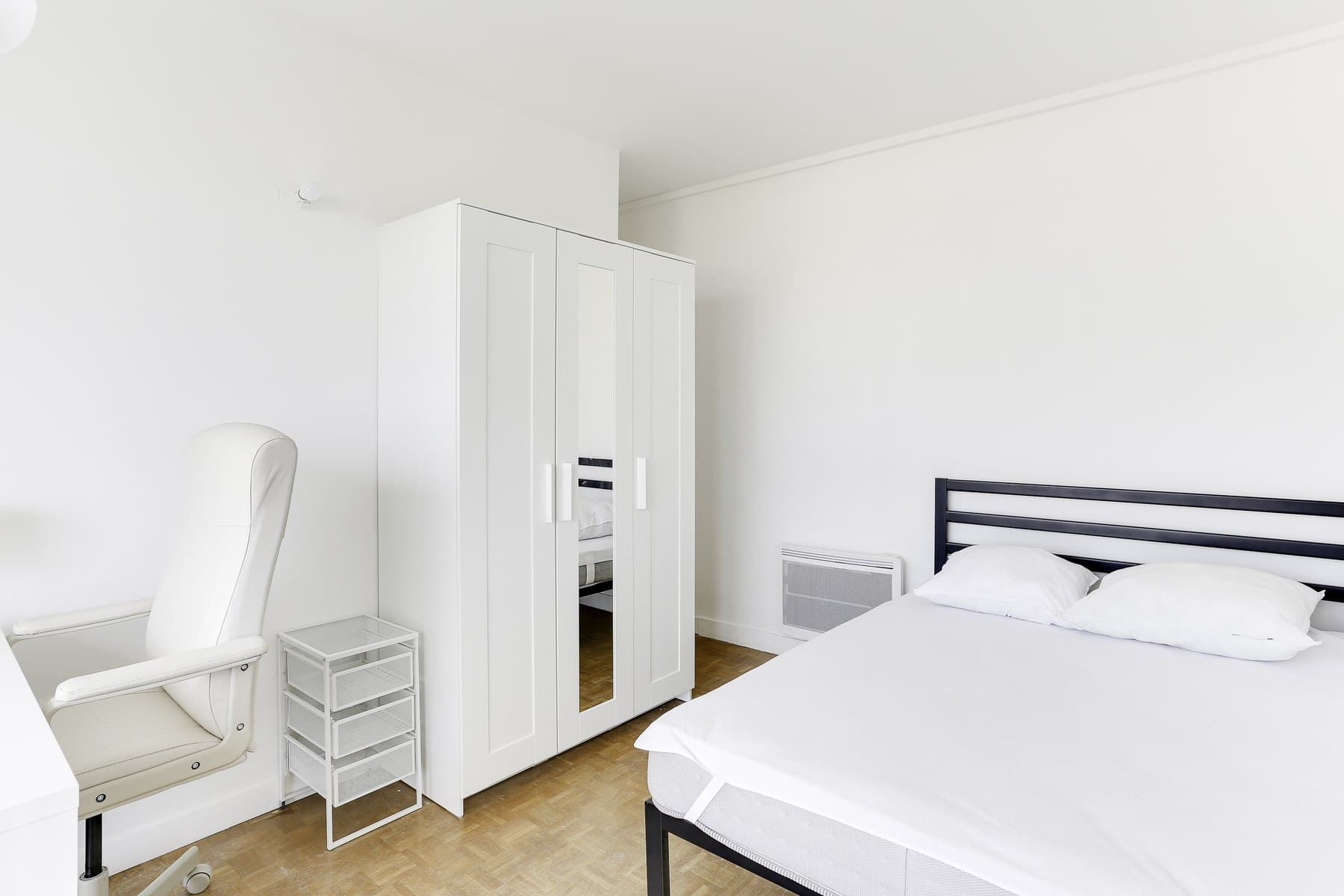 Chambre libre en colocation - quartier Bourg L'Eveque - 1